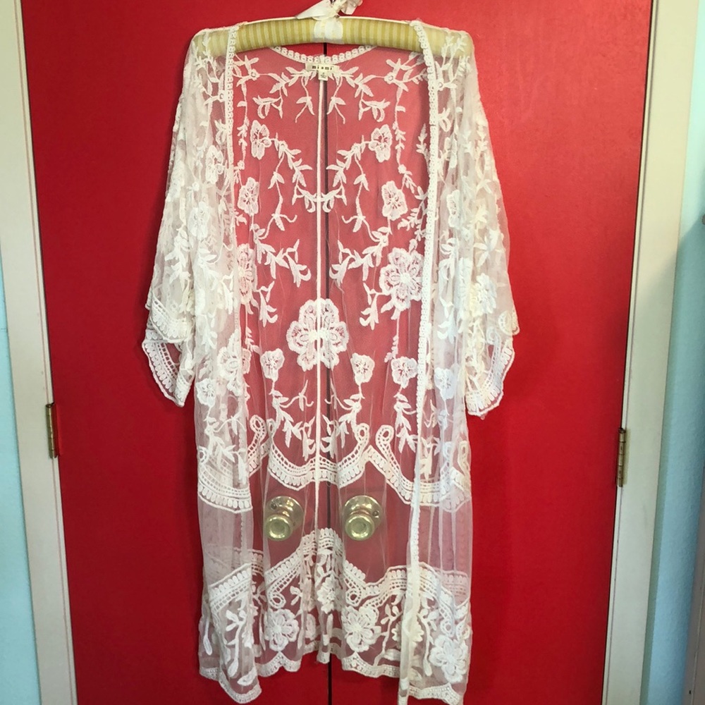 Short sleeved Miami lace cardigan